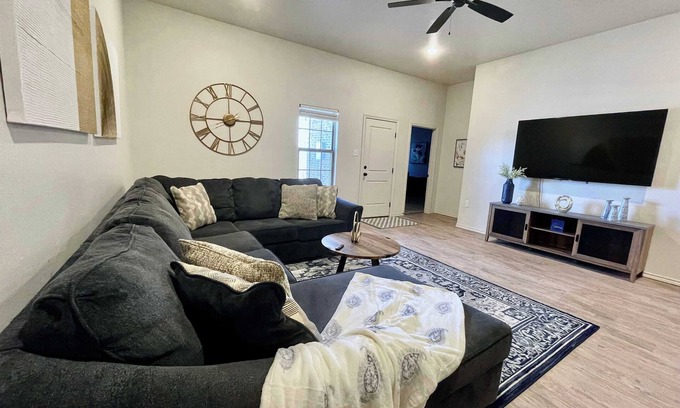 North by Northwest House | The Golden Paradise 2BR 2BA New Construction