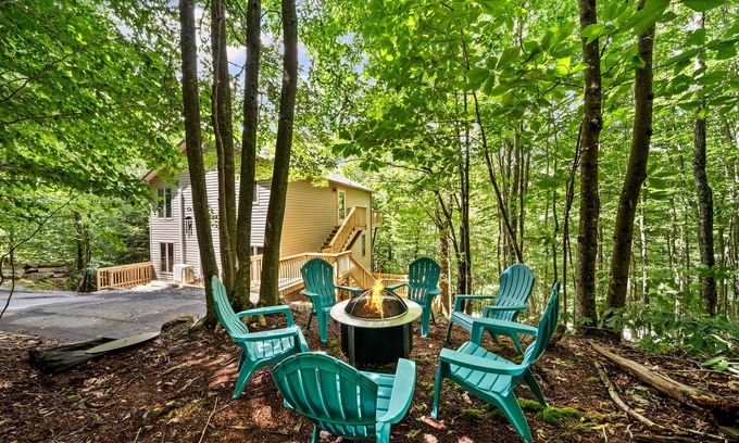 Beech Mountain House | The Golden Retreat - Beech Mountain, pet friendly, firepit