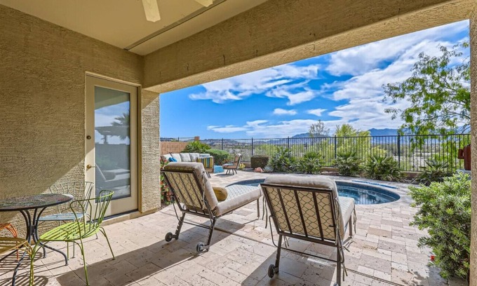 Montecito in Estrella House | The Good Life + Putting Green + Spool