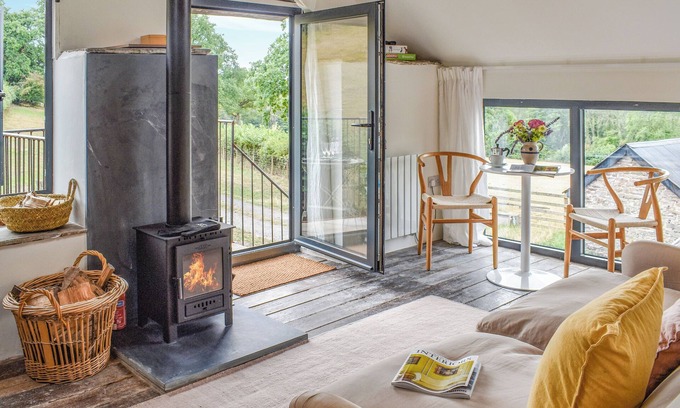 Llanfihangel Tal-y-llyn Cottage | The Granary - UK50401