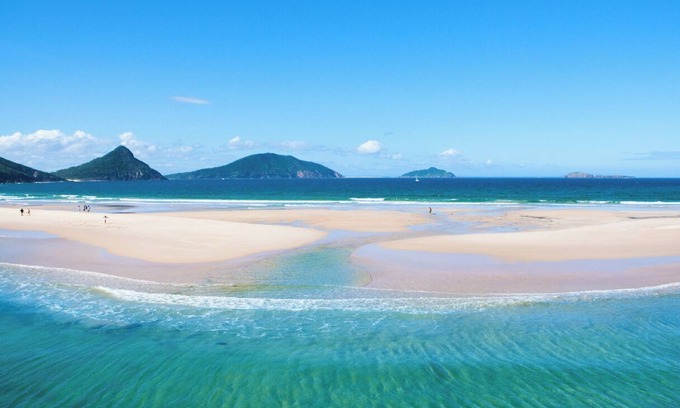 Nelson Bay House | The Grand at Dutchie's Beach - Enormous Palatial Home Pool