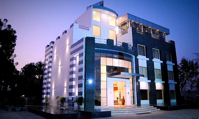 Faridabad Resort | The Grand Aurra Resorts