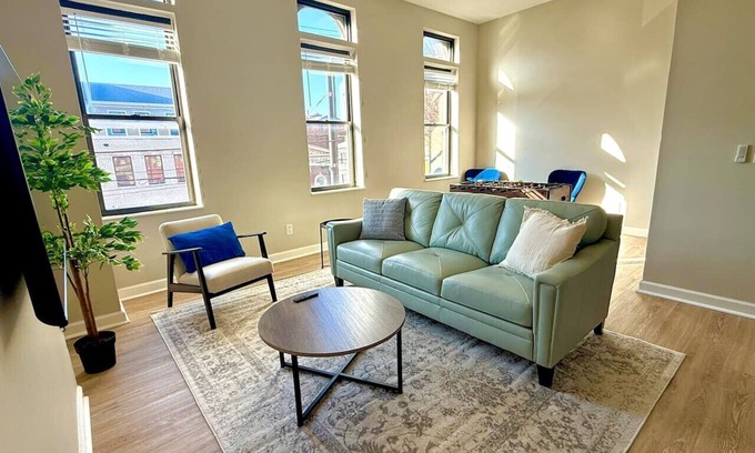 Over-the-Rhine Apartment | The Grand Flat | 1800 sq ft | Free Parking | OTR