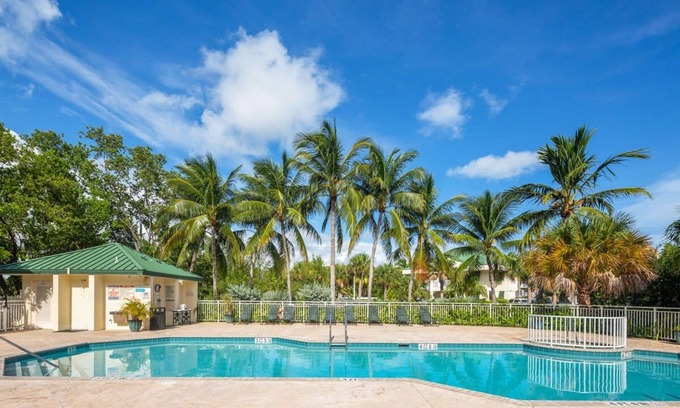 Key West Apartment | The Grand Turk by Brightwild Sunset View Pool