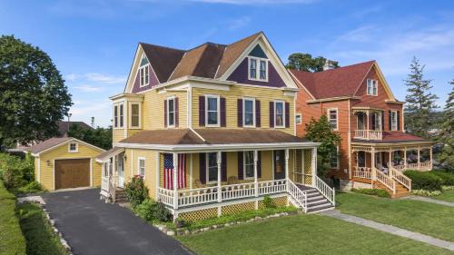 Catskill House | The Grandview, Catskill NY