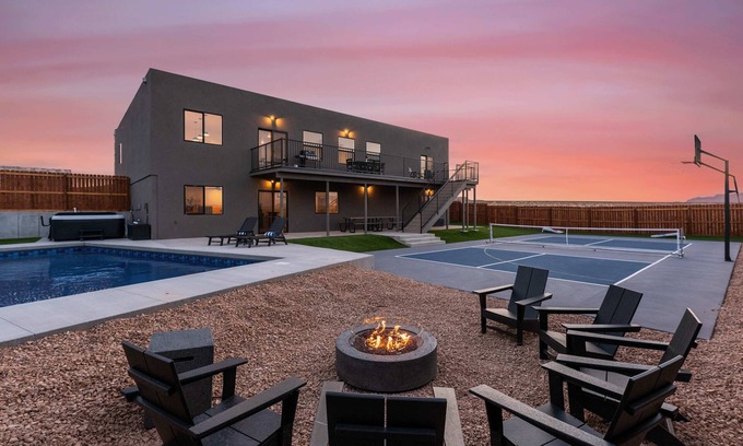 Greenehaven House | [The Grandview] Pool, Pickleball, Hot Tub, Views