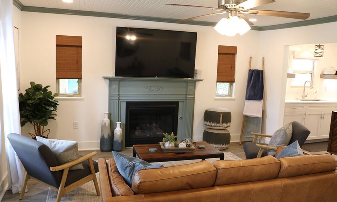 Fredericksburg House | The Grape Escape - Beautiful home with indoor hot tub blocks away from Main St.