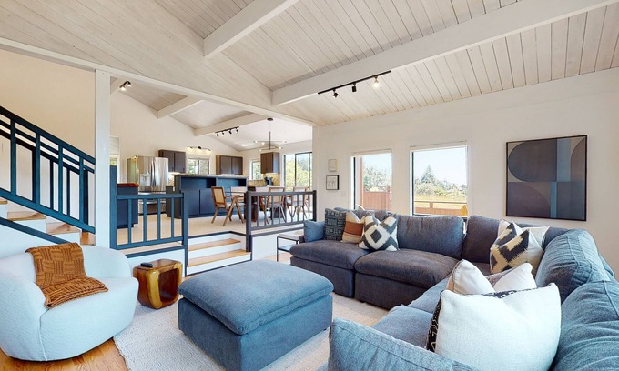 Sea Ranch House | The Great Escape | Luxe Sea Ranch home with hot tub, ocean view & yoga space