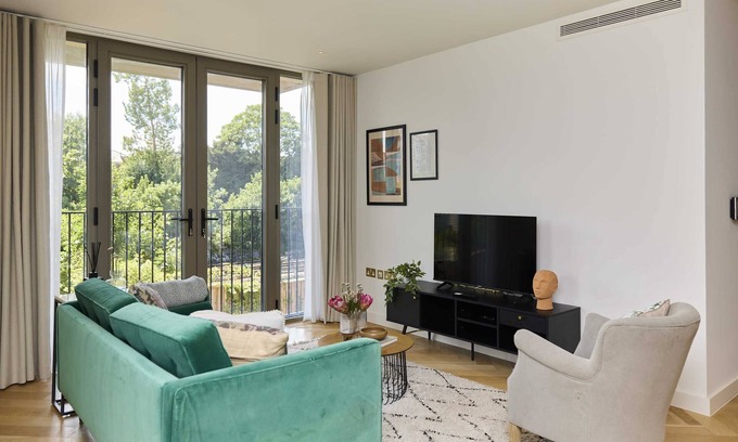 West Hampstead Apartment | The Green Balcony Flat in West Hampstead