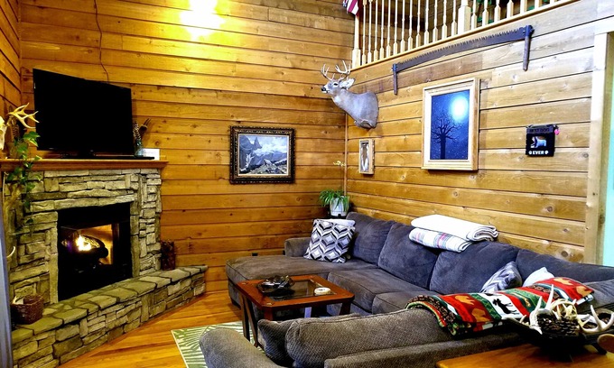 Lawrenceburg Cabin | The Green Cabin-on-The Bourbon Trail