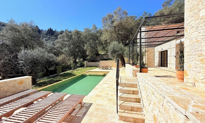Agni Cottage | The Green Cottage, 333 steps away from magical Agni Bay