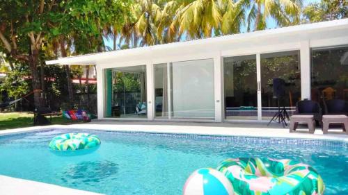 Costa Del Sol House | The Green Ranch