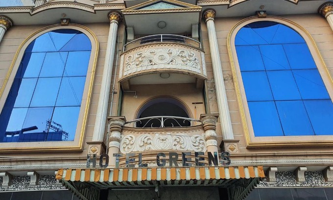 Periamet Cabin | THE GREENS - Near Chennai Central Railway Station