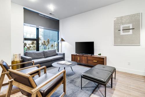 Music Row Apartment | The Grove 4 by AvantStay Ideal Music Location