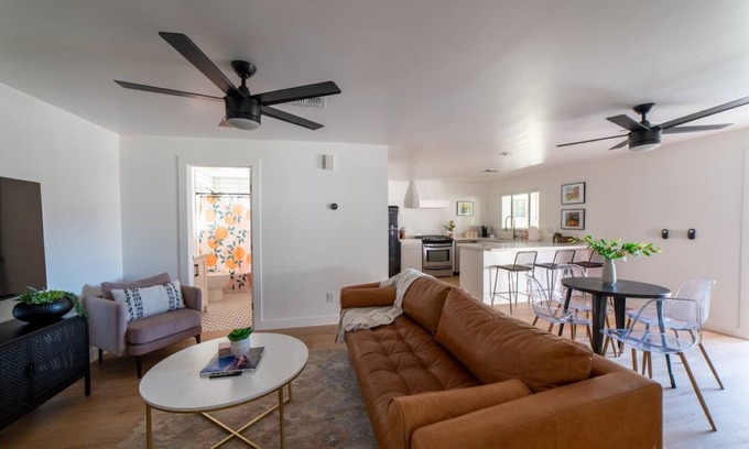 Cottonwood House | The Grove on Main, Casita with Oversized Patio