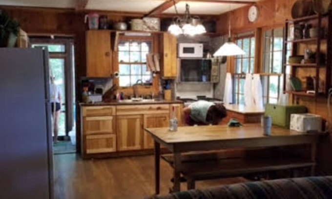 Boulder Junction Cabin | The Guest Cabin - Lakeside cabin with large screened in porch and fireplace