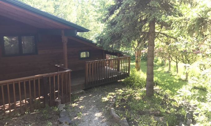 Sand Lake House | The guest house and nature
