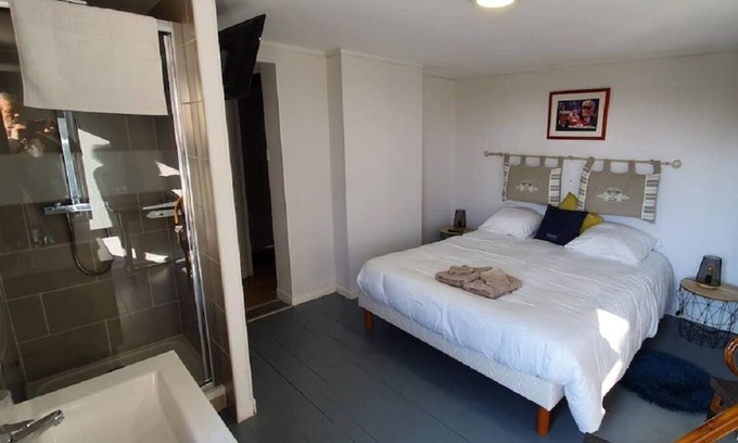 Douville-en-Auge Bed & Breakfast | The guest rooms of the Maison Blanche N°1