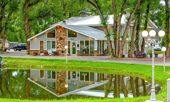 Gunnison Hotel | The Gunnison Inn at Dos Rios Golf Course