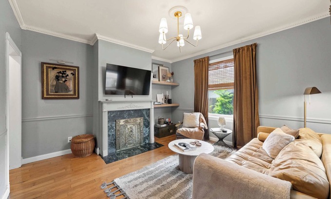 Olde Towne East House | The Gustavus House – For 4!