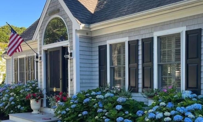 Osterville House | "The Half Shell" Cottage in Osterville Village