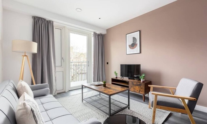 Hammersmith Broadway Apartment | The Hammersmith Flat