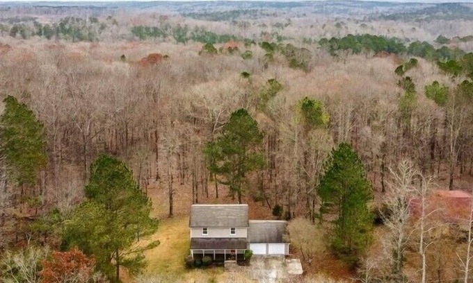Chattahoochee Hills House | The Happy Home - Elegant, Rural Living on 2 Acres
