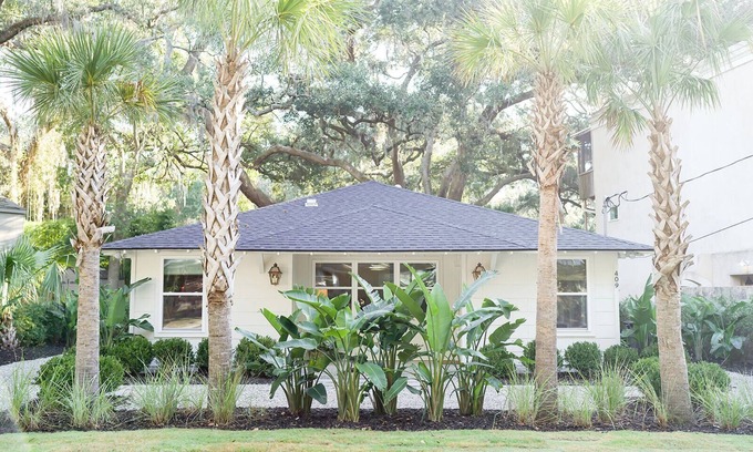 Saint Simons Island House | The Happy Magnolia: A happy cottage in the village on an island.