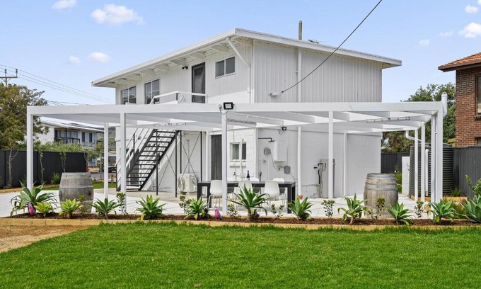 Silver Sands House | The HardyOne - Aldinga Beach - C21 SouthCoast Holidays