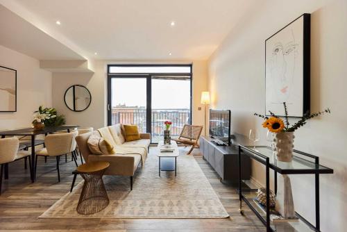 Harlesden Apartment | The Harlesden Escape - Spacious 3BDR Flat with Balcony