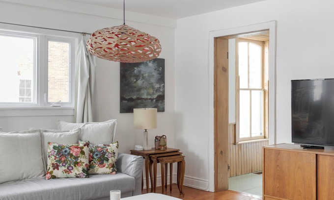 Prince Edward House | The Harrison Loft | 1 Bedroom | Steps to Picton