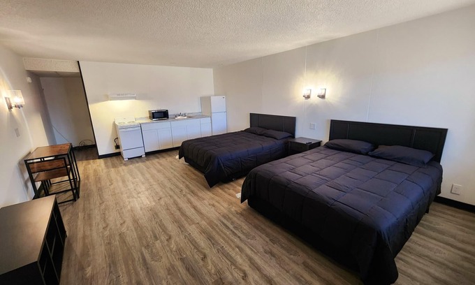 Salina Hotel | The Hastings Inn Salina
