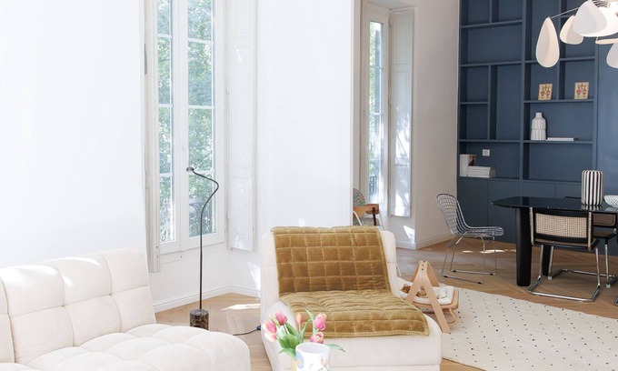 Cadereau Apartment | The Haussmann-style Jardins de la Fontaine