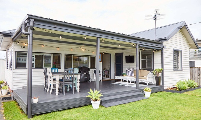 Culburra Beach House | The Haven Beach House Pet Friendly 3 min stroll to the beach