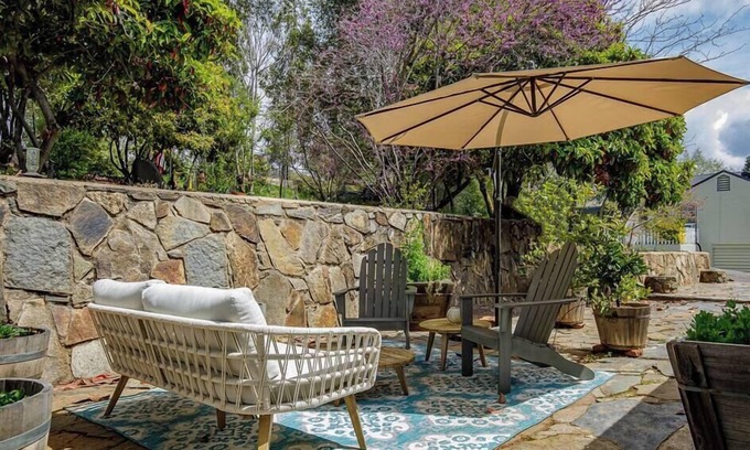 Mariposa House | The Haven -In Town|NEWLY remodeled|Private|Stocked