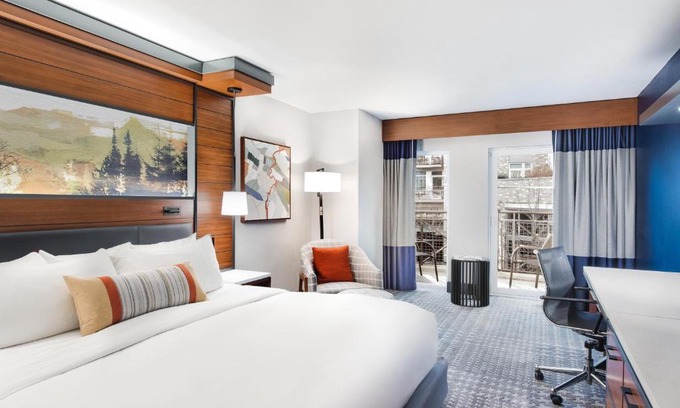 Moss Bay Hotel | The Heathman Hotel Kirkland