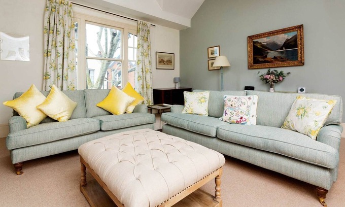 Parsons Green and Walham Apartment | The Height of Relaxation, by Veeve