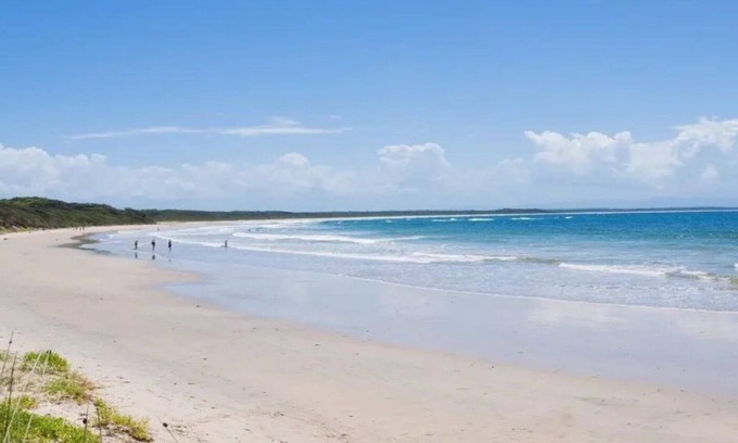Currarong House | The Heights – short stroll to the Rock Pool
