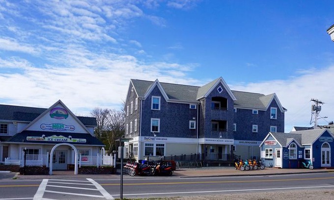 Block Island Hotel | The Hendrickson House