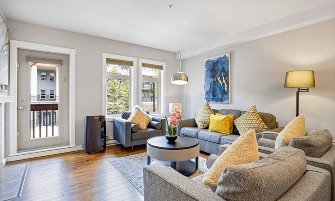 Canmore Apartment | The Hera by Samsara SSR Property Management Luxury Top View 950SQF 2BEDROOM and