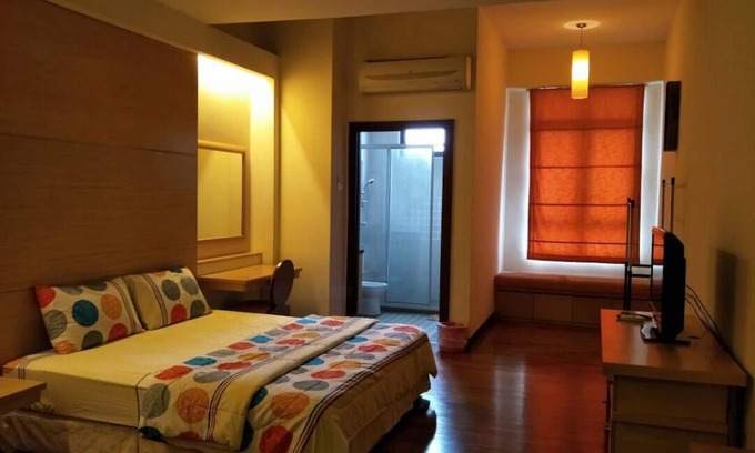 Seri Kembangan Condo | The Heritage Lake View + Wifi Condo