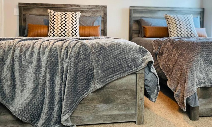 Bunnlevel House | The Herringbone Blue; Sleeps 20+ near Fort Bragg