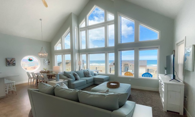 Kiwanda Shores House | The Hibiscus Haven - Panoramic Ocean Views, JUST 20 STEPS TO THE BEACH!