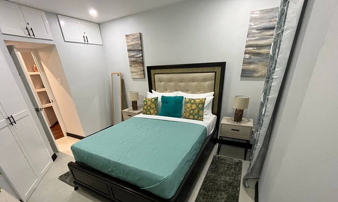 Barbican Apartment | The Hidden Gem - Centrally located apartment close to the Bob Marley Museum