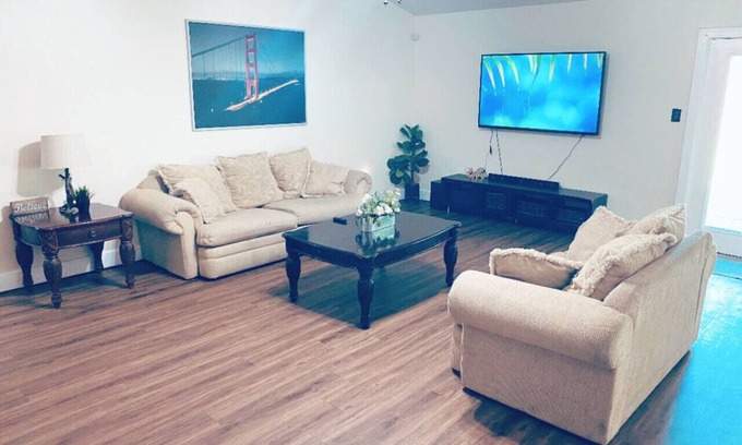Humble Apartment | The Hideaway 4B/2B House- 10min from IAH