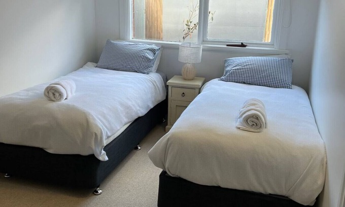 Wagga Wagga House | The Hideaway Affordable Accomodation