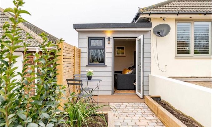 Brighton Apartment | The Hideaway by the sea - free parking