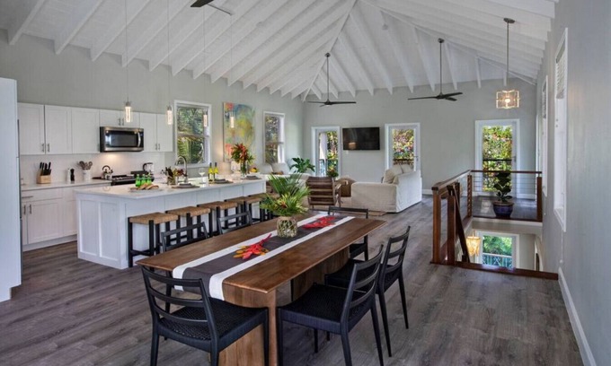 Estate Hull Villa | The Hideaway Hull Bay Beachfront Villa 2