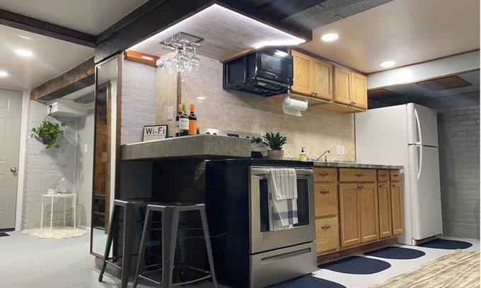 Troy Apartment | "The Hideaway" Modern Apartment w/Sauna, Grill and Patio