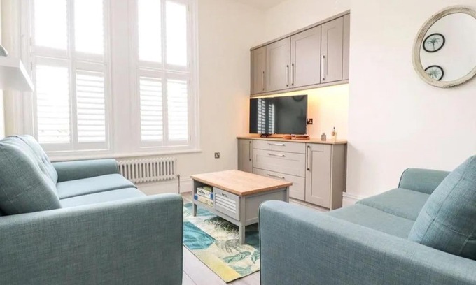 Lytham St. Anne's Apartment | The Hideaway - Perfect couples retreat with Free parking on driveway